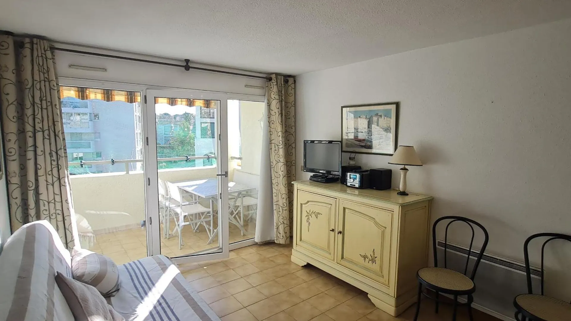 Appartement 2P Avec Balcon, Piscine Et Parking Proche Centre De Sainte-Maxime - Fr-1-780-40